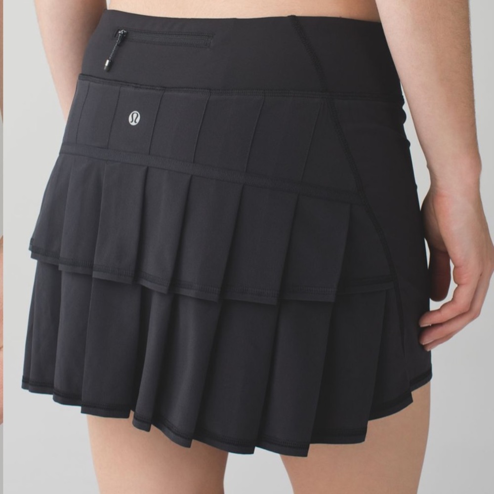 EUC ululemon athletica Black Pleated Athletic Skirt